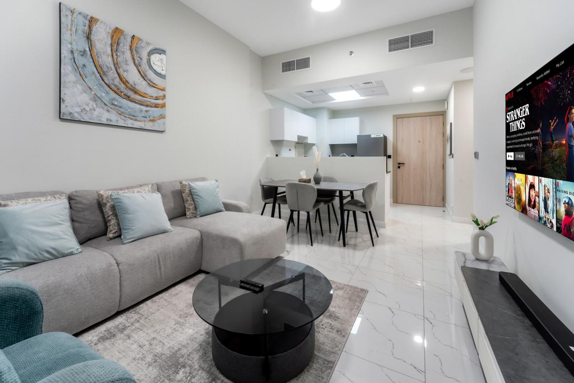 Apartment Chic 1 Bedroom With Port Views
