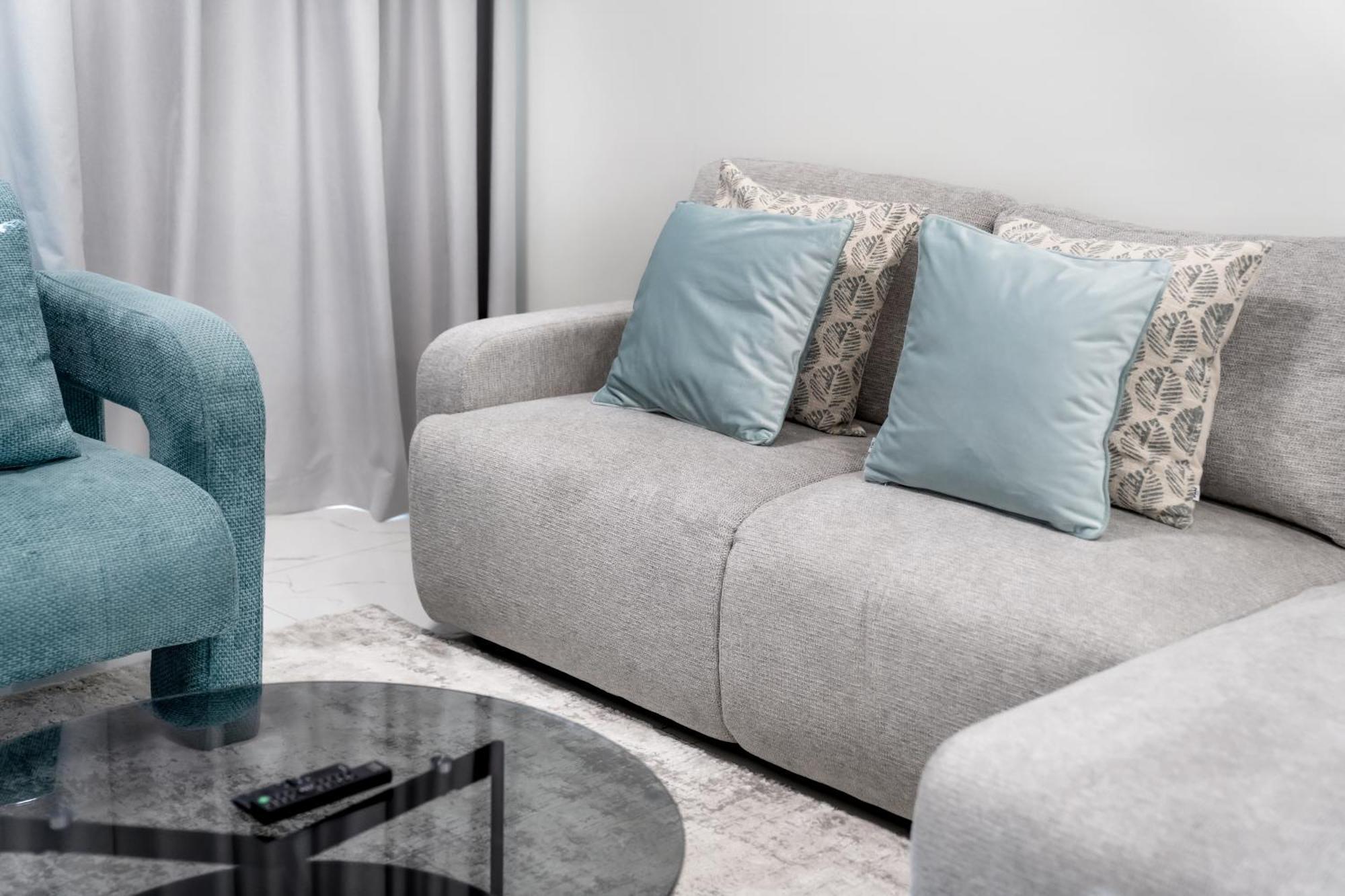 Chic 1 Bedroom With Port Views Apartment