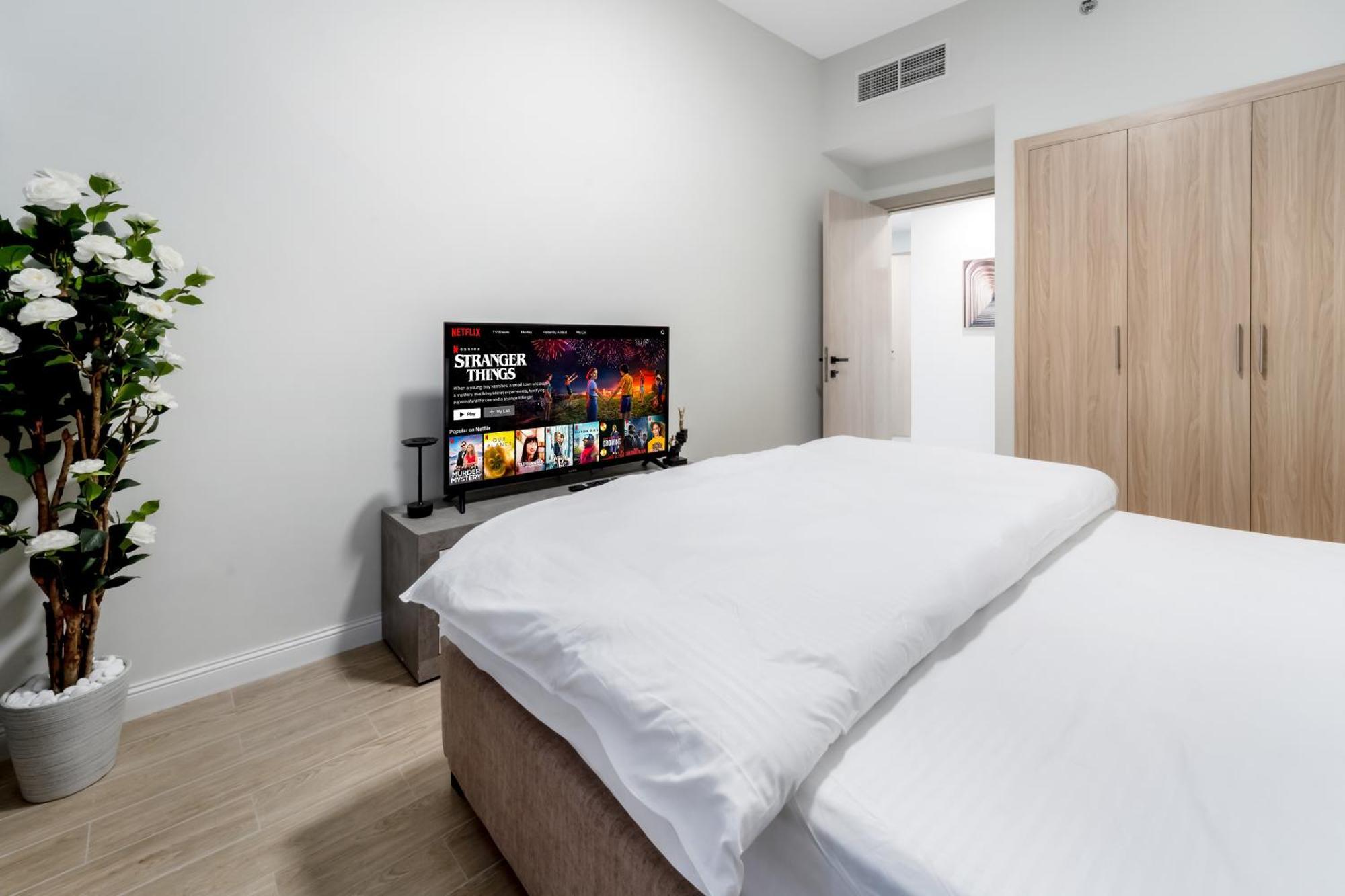 Apartment Chic 1 Bedroom With Port Views Dubai